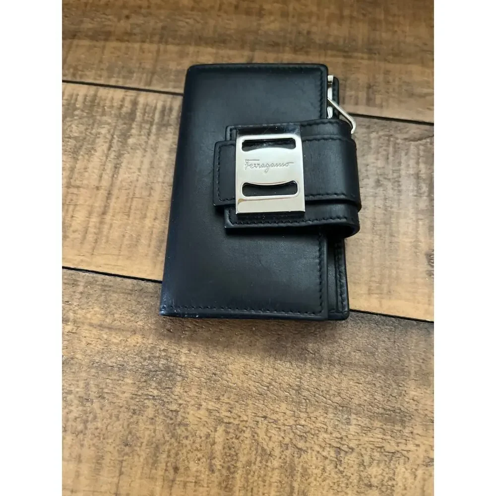 FERRAGAMO Key Case Black leather Silver Hardware Unisex - Picture 3 of 9